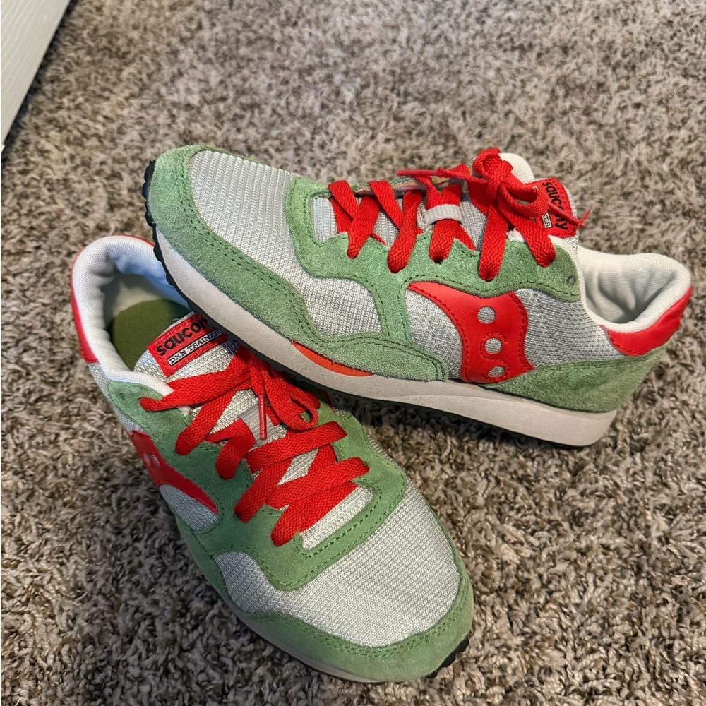 Women’s sz 9 Saucony Shoes